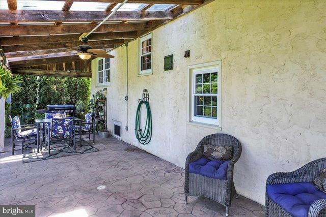 2236 HOPEWELL RD, Elverson, PA 19520