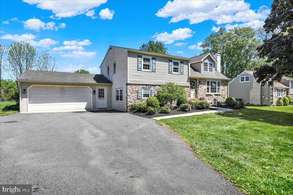 2236 HOPEWELL RD, Elverson, PA 19520