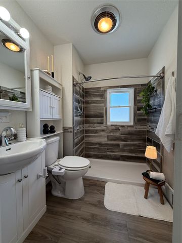 4339 Ovid Avenue, Des Moines, IA 50310