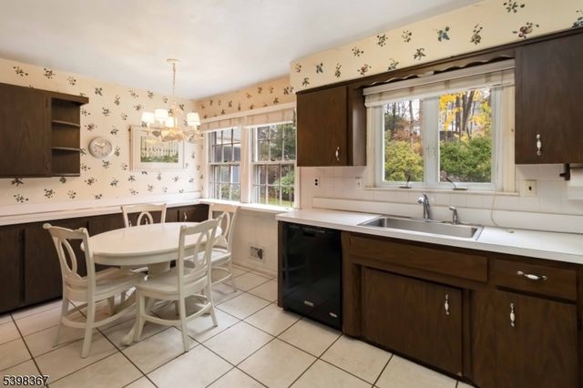 131 Van Houton Ave, Chatham Twp., NJ 07928