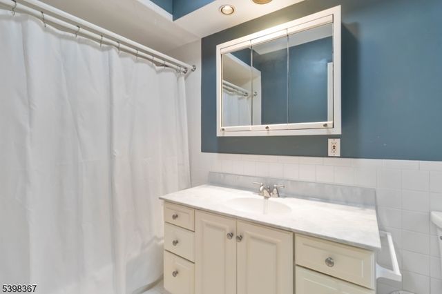 131 Van Houton Ave, Chatham Twp., NJ 07928