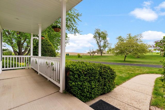 5 Shady Willow Road, Brooklyn, WI 53521