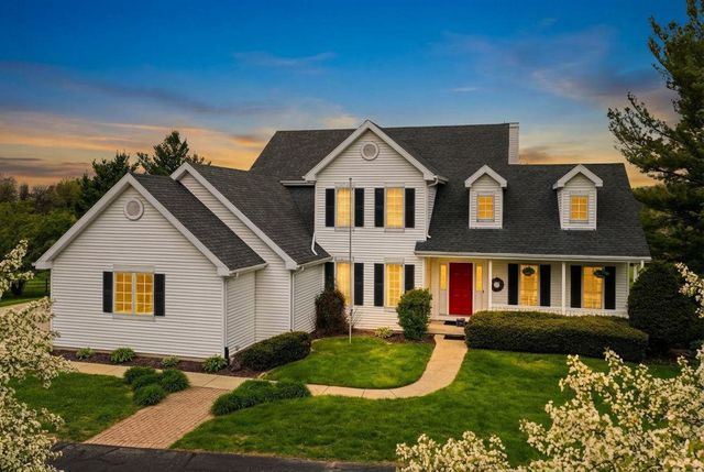 5 Shady Willow Road, Brooklyn, WI 53521