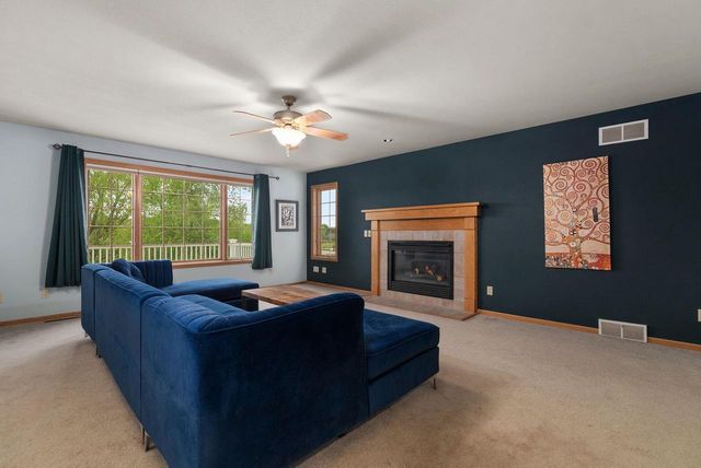 5 Shady Willow Road, Brooklyn, WI 53521