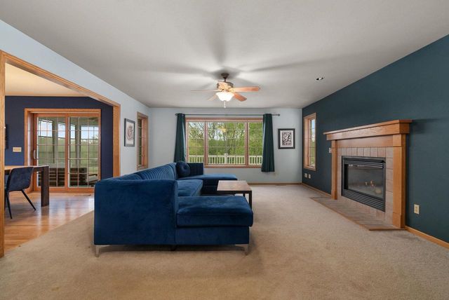 5 Shady Willow Road, Brooklyn, WI 53521