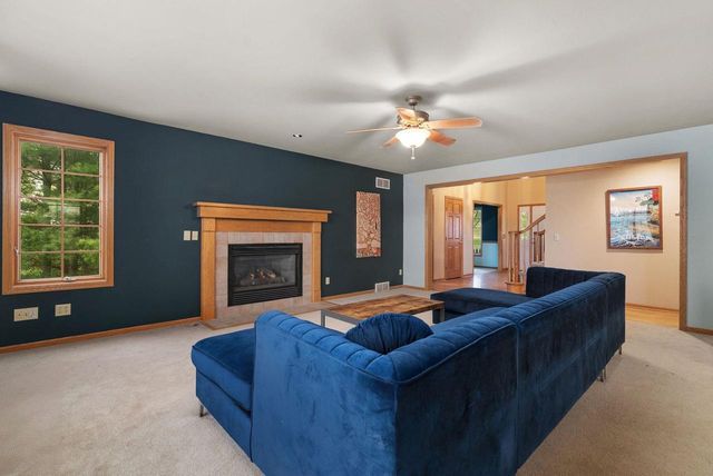 5 Shady Willow Road, Brooklyn, WI 53521