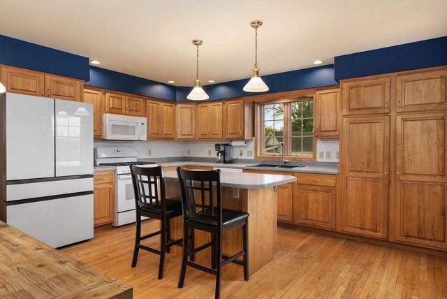 5 Shady Willow Road, Brooklyn, WI 53521