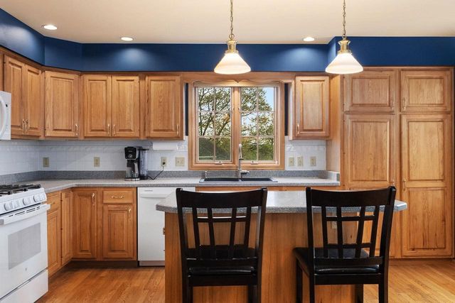 5 Shady Willow Road, Brooklyn, WI 53521