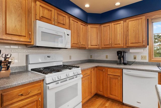 5 Shady Willow Road, Brooklyn, WI 53521