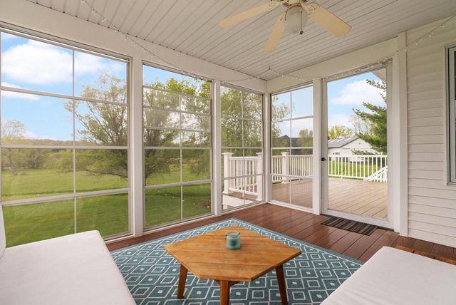 5 Shady Willow Road, Brooklyn, WI 53521