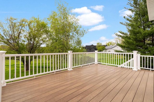 5 Shady Willow Road, Brooklyn, WI 53521