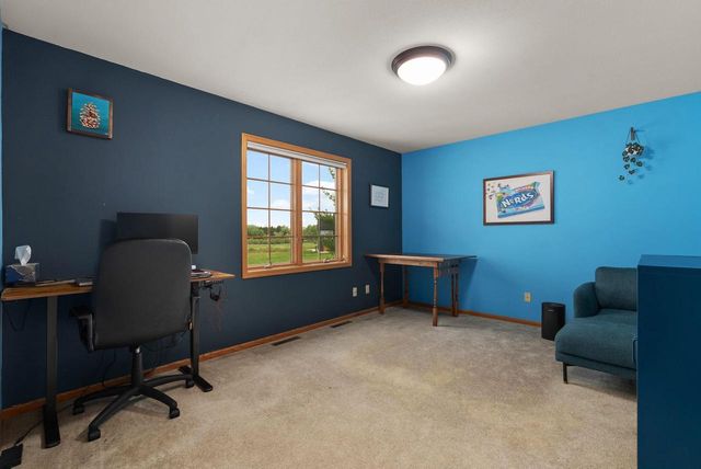 5 Shady Willow Road, Brooklyn, WI 53521