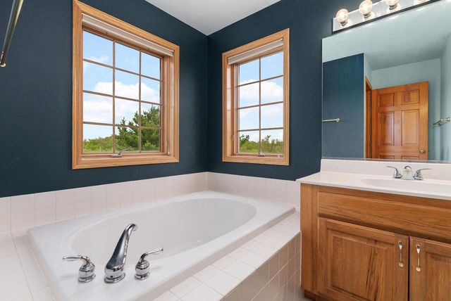 5 Shady Willow Road, Brooklyn, WI 53521