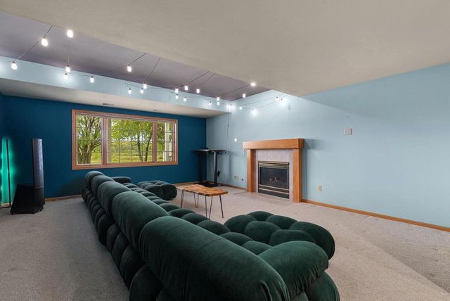 5 Shady Willow Road, Brooklyn, WI 53521