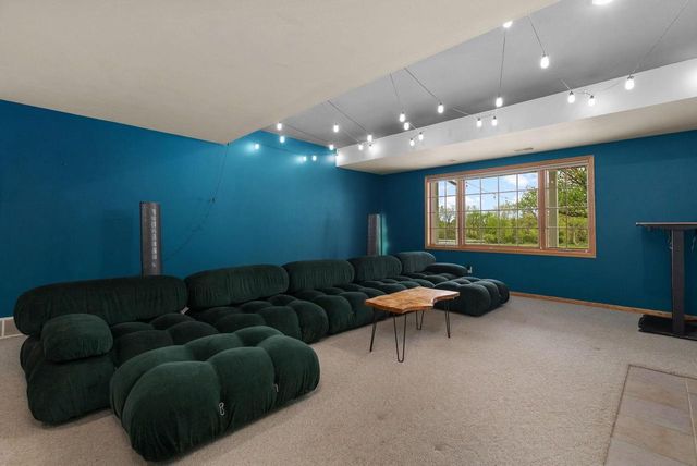 5 Shady Willow Road, Brooklyn, WI 53521