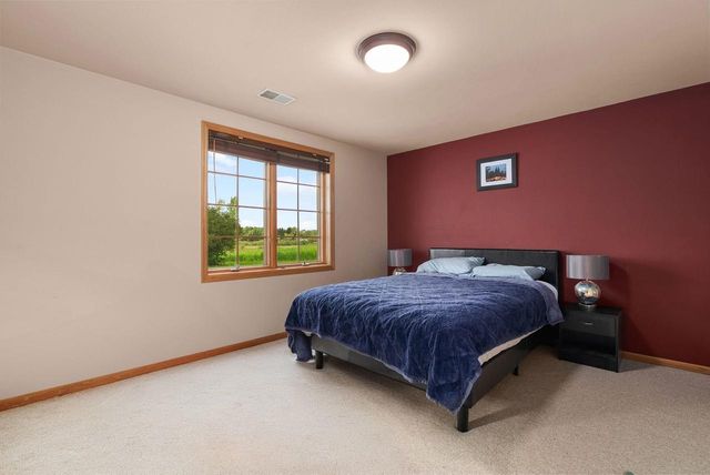 5 Shady Willow Road, Brooklyn, WI 53521
