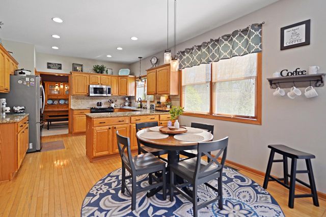 12135 32nd AVENUE, Pleasant Prairie, WI 53158