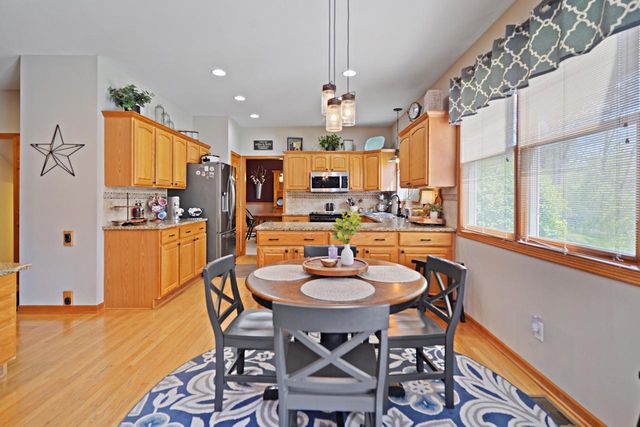 12135 32nd AVENUE, Pleasant Prairie, WI 53158