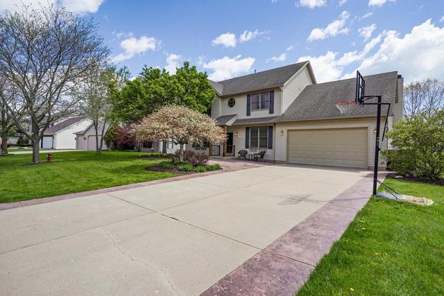 12135 32nd AVENUE, Pleasant Prairie, WI 53158