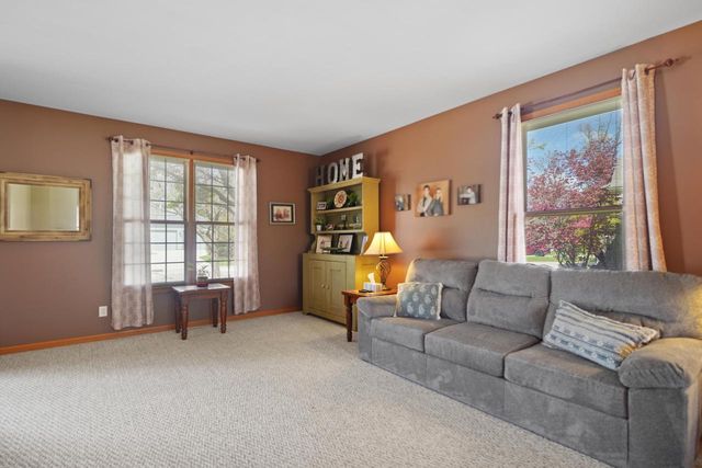 12135 32nd AVENUE, Pleasant Prairie, WI 53158