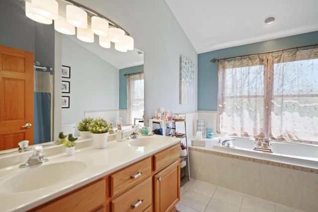12135 32nd AVENUE, Pleasant Prairie, WI 53158