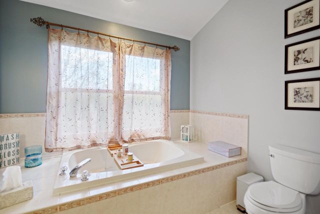 12135 32nd AVENUE, Pleasant Prairie, WI 53158