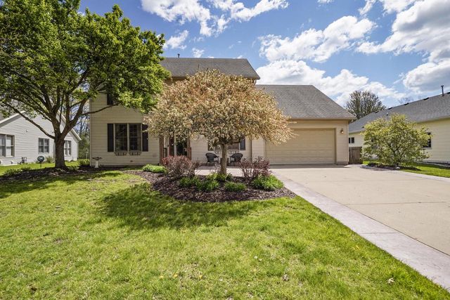 12135 32nd AVENUE, Pleasant Prairie, WI 53158