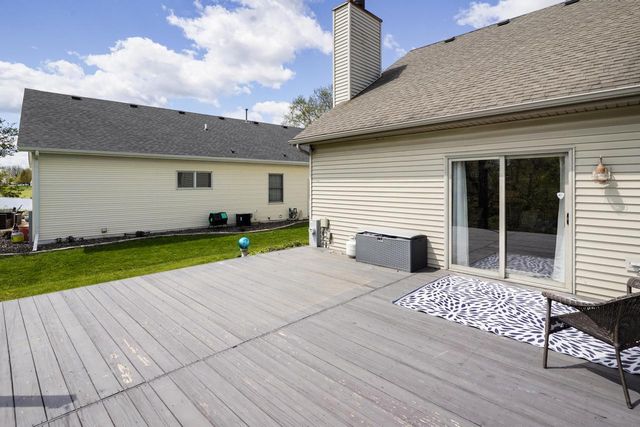 12135 32nd AVENUE, Pleasant Prairie, WI 53158