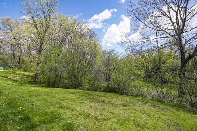 12135 32nd AVENUE, Pleasant Prairie, WI 53158