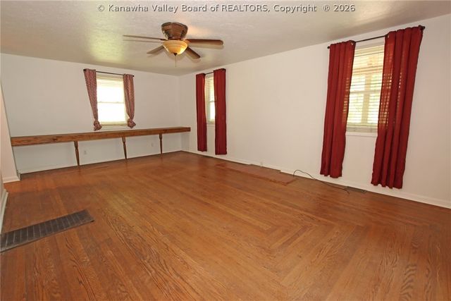 11438 Coal River Road, St Albans, WV 25177