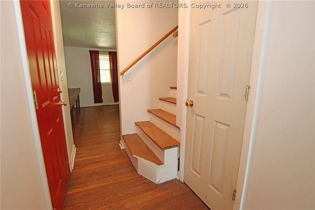 11438 Coal River Road, St Albans, WV 25177