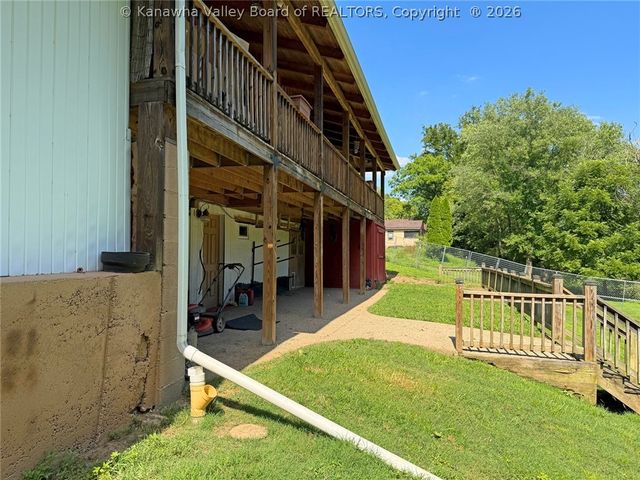 11438 Coal River Road, St Albans, WV 25177