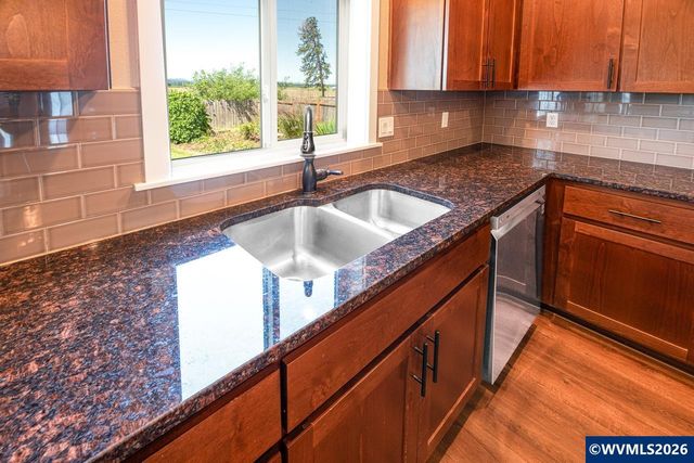 2000 NE Summit Dr, Albany, OR 97321