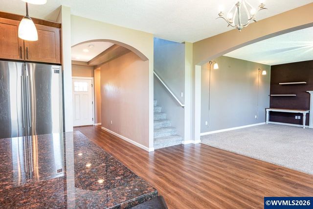 2000 NE Summit Dr, Albany, OR 97321