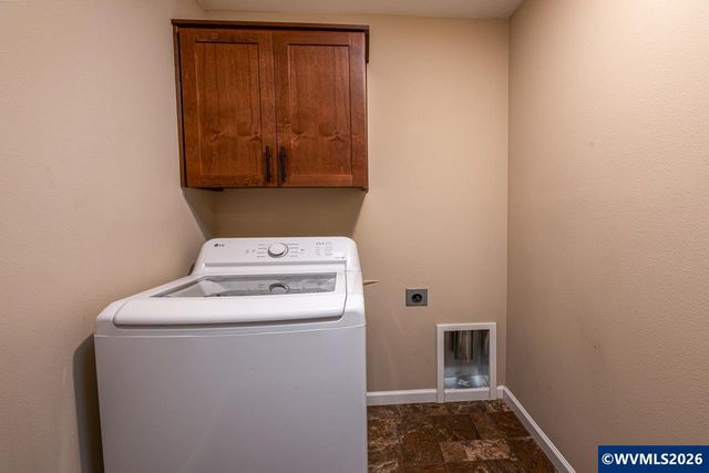 2000 NE Summit Dr, Albany, OR 97321