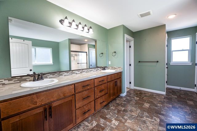 2000 NE Summit Dr, Albany, OR 97321