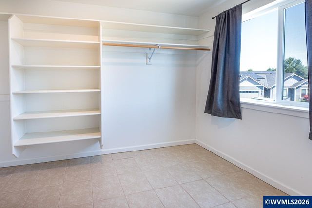 2000 NE Summit Dr, Albany, OR 97321