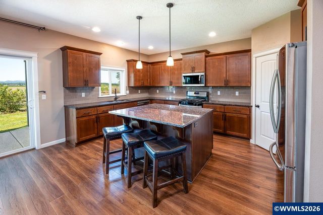 2000 NE Summit Dr, Albany, OR 97321