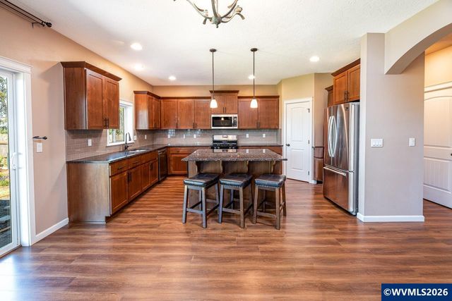 2000 NE Summit Dr, Albany, OR 97321