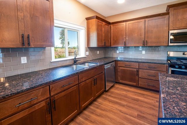 2000 NE Summit Dr, Albany, OR 97321