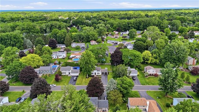 763 Saffron Lane, Webster, NY 14580