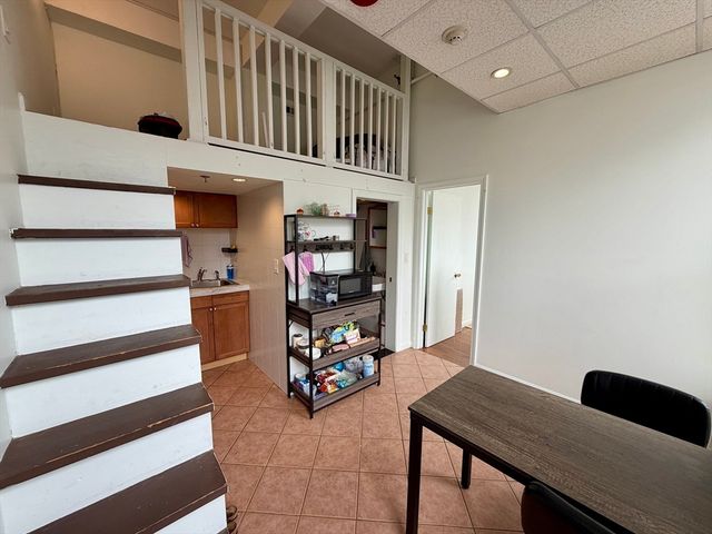72 Kneeland 705, Boston, MA 02111