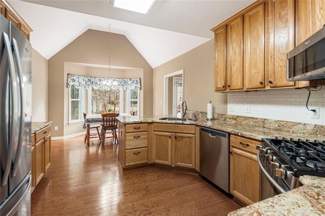 6411 Vicksburg NW Court, Acworth, GA 30101