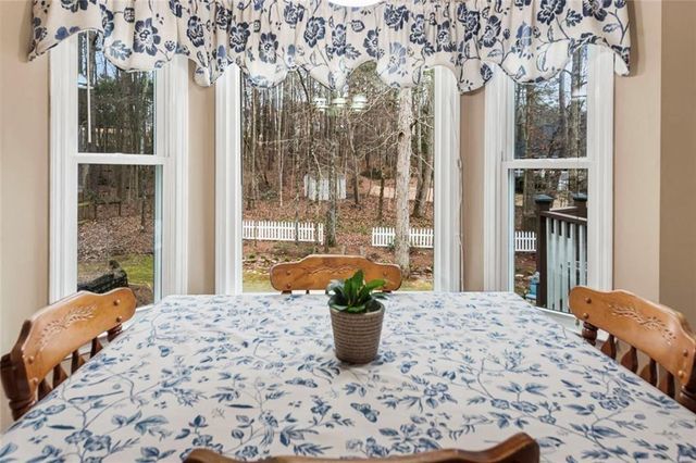 6411 Vicksburg NW Court, Acworth, GA 30101