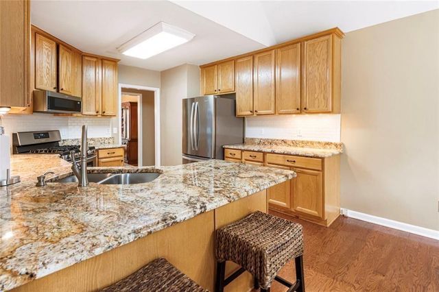 6411 Vicksburg NW Court, Acworth, GA 30101