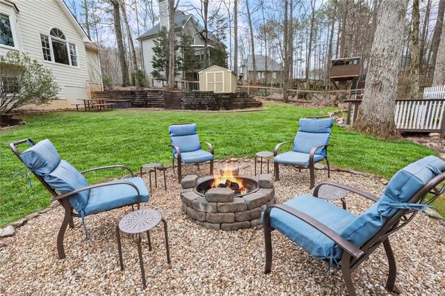 6411 Vicksburg NW Court, Acworth, GA 30101