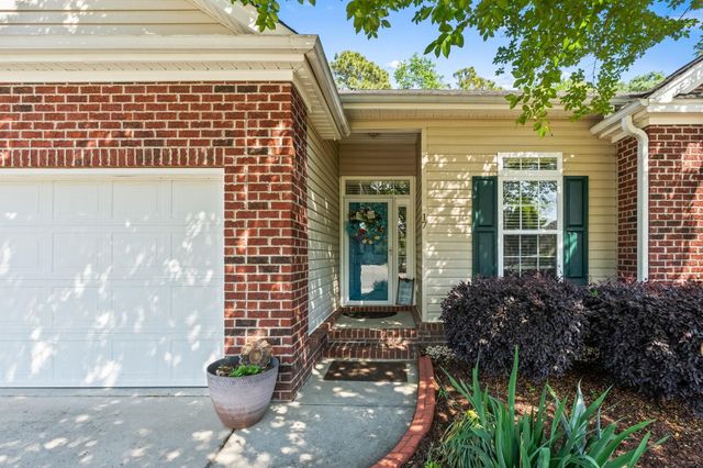 17 Passion Flower Ct., Murrells Inlet, SC 29576