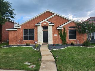 1649 Nightingale Drive, Lewisville, TX 75077