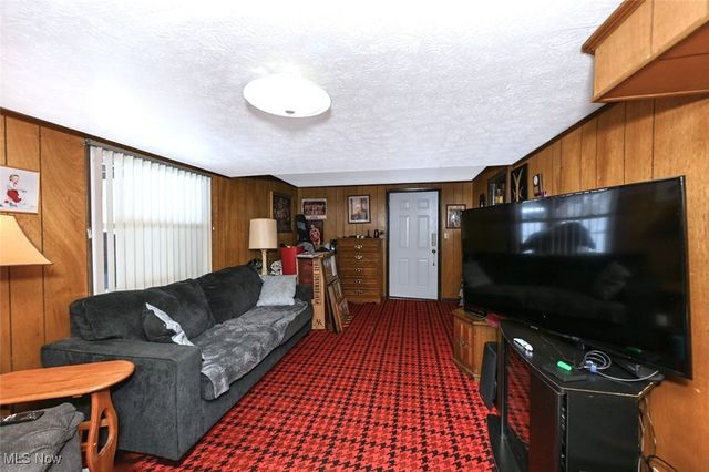 1830 B Street, Akron, OH 44312