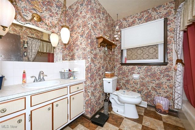 1830 B Street, Akron, OH 44312